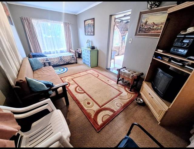 3 BEDROOM HOUSE FOR SALE IN THE ORCHARDS